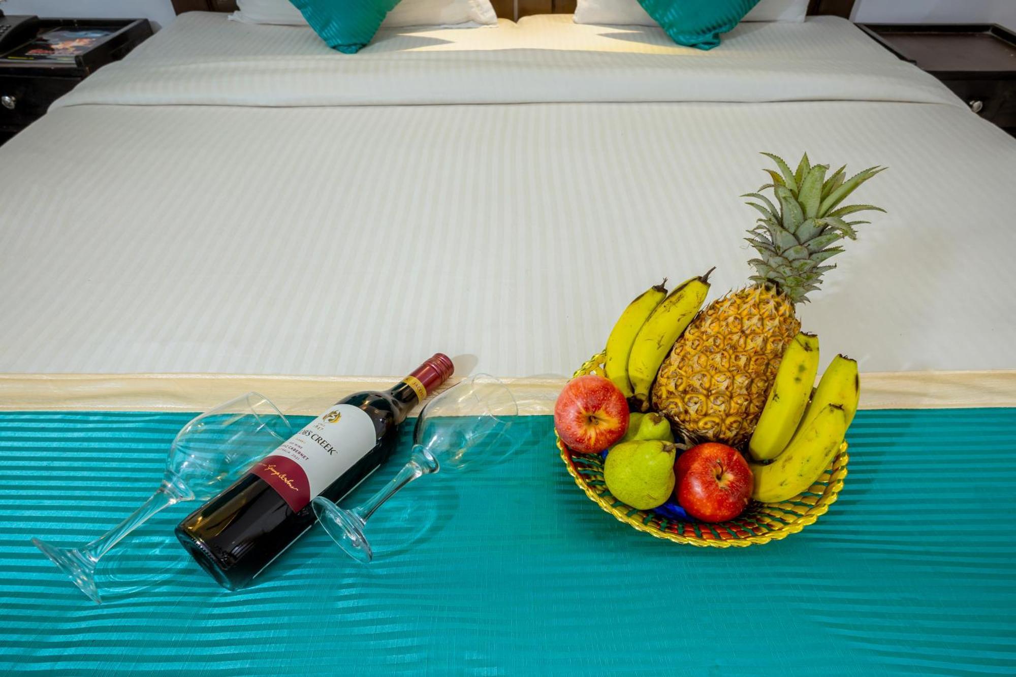 Baga Fantacia Beach Inn Calangute Dış mekan fotoğraf