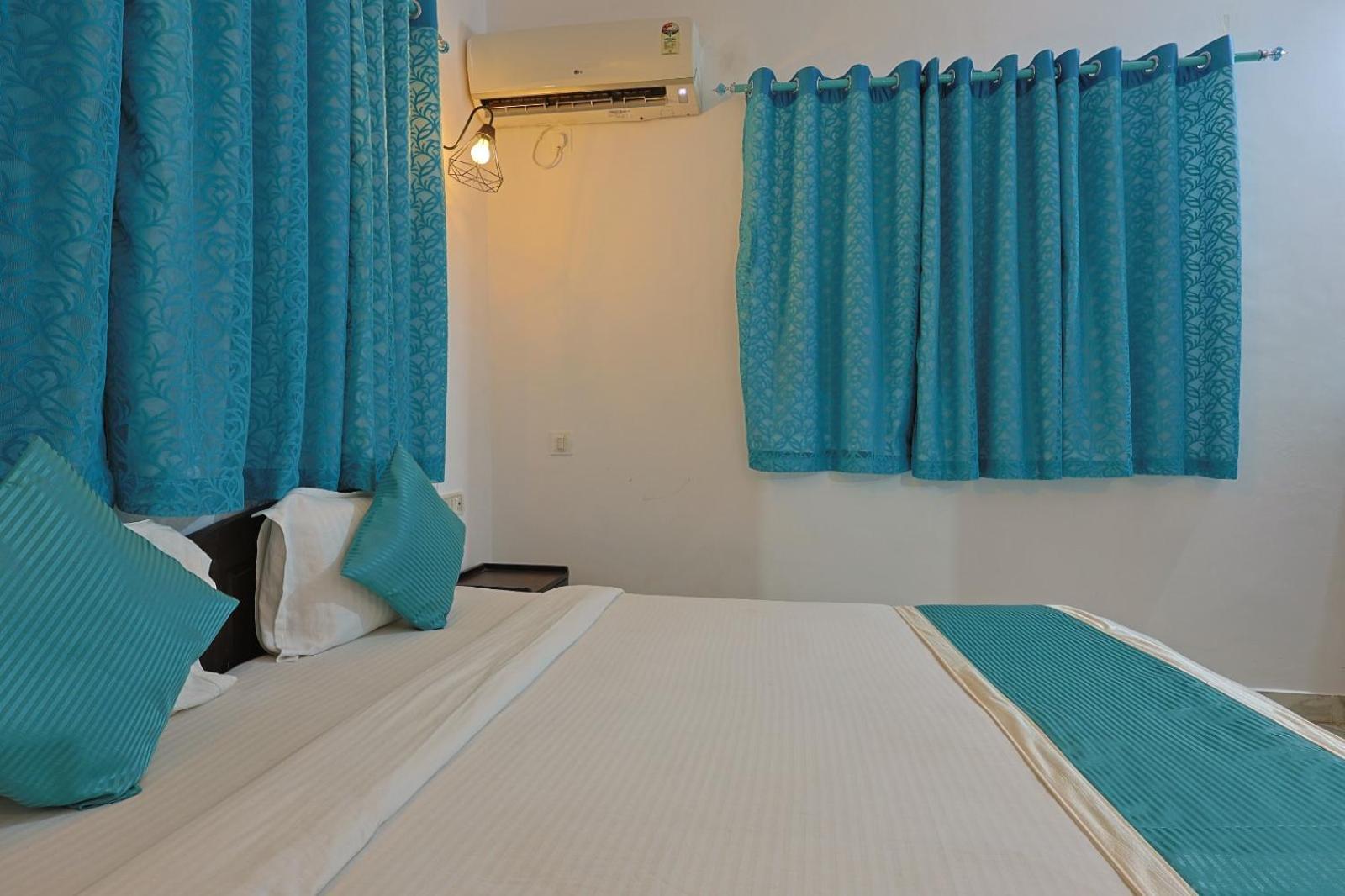 Baga Fantacia Beach Inn Calangute Oda fotoğraf