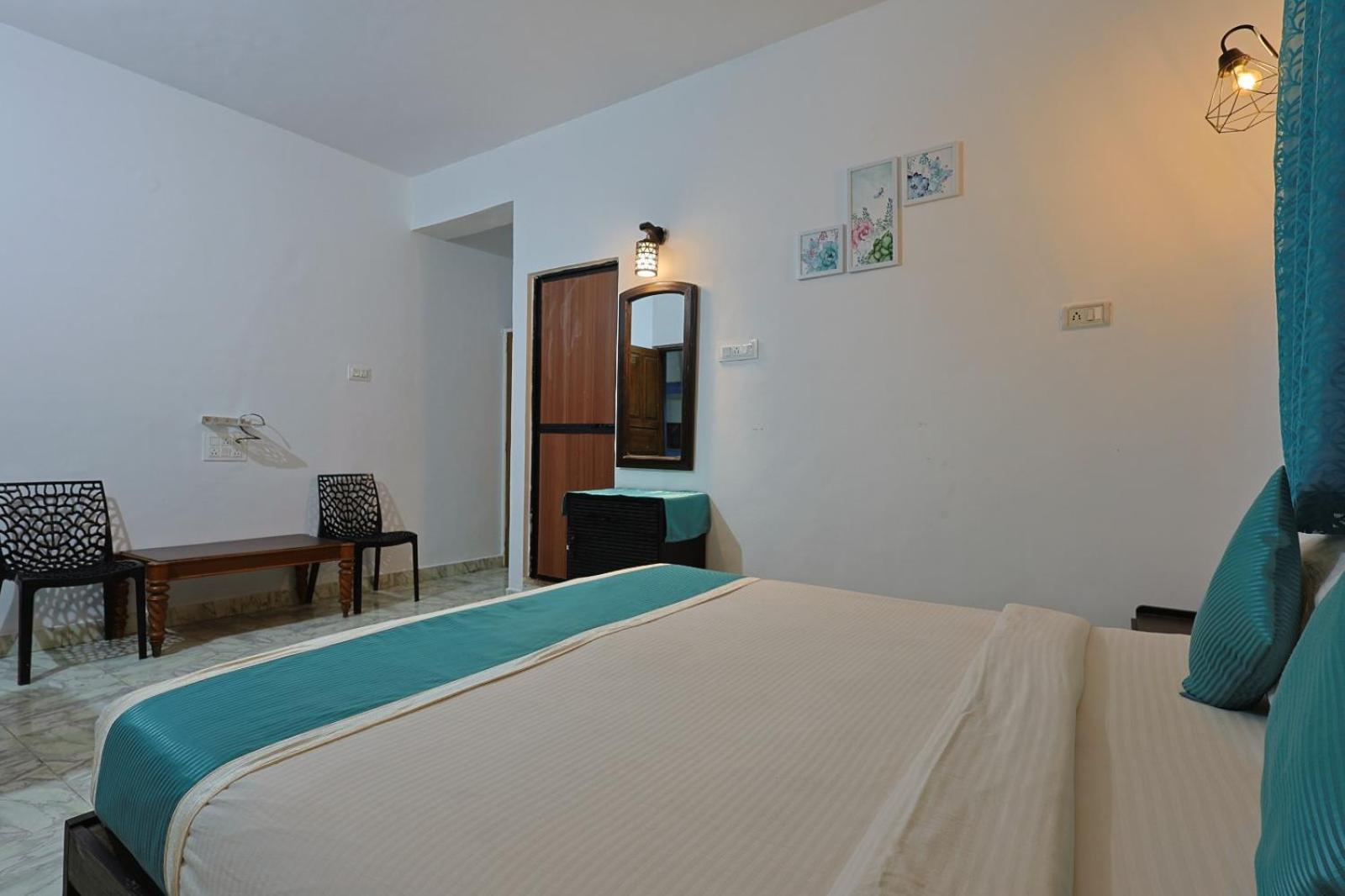 Baga Fantacia Beach Inn Calangute Oda fotoğraf