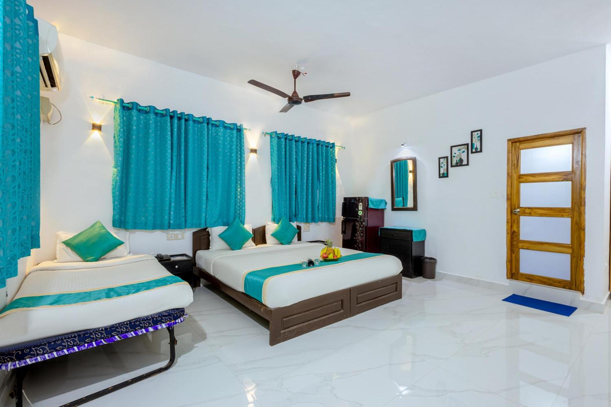 Baga Fantacia Beach Inn Calangute Oda fotoğraf