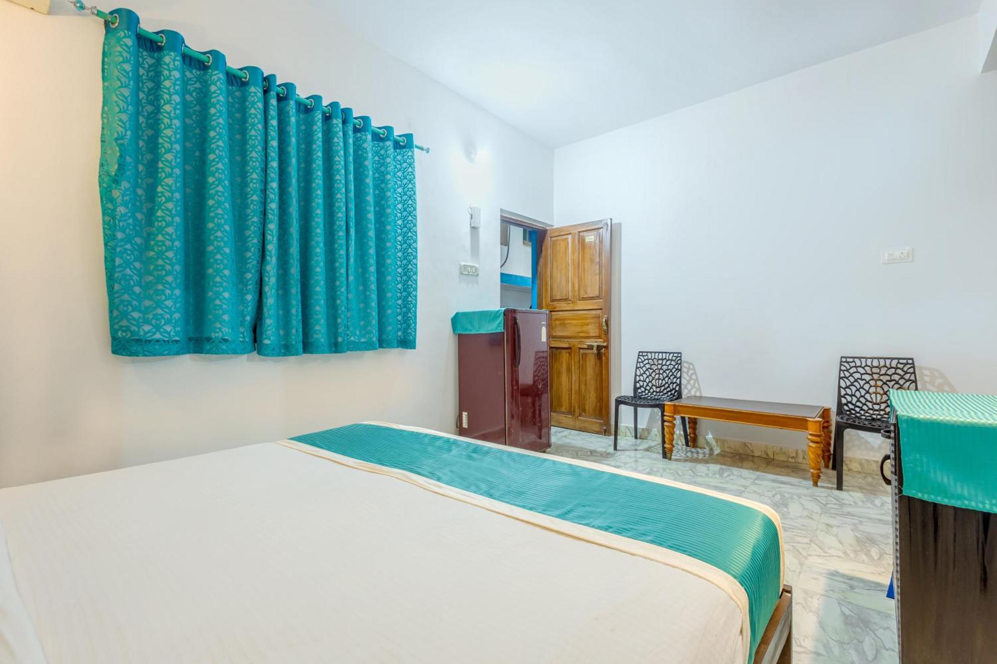 Baga Fantacia Beach Inn Calangute Oda fotoğraf