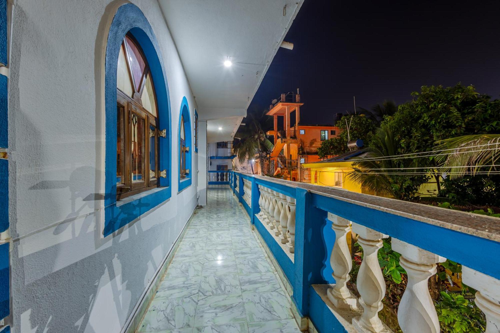 Baga Fantacia Beach Inn Calangute Oda fotoğraf