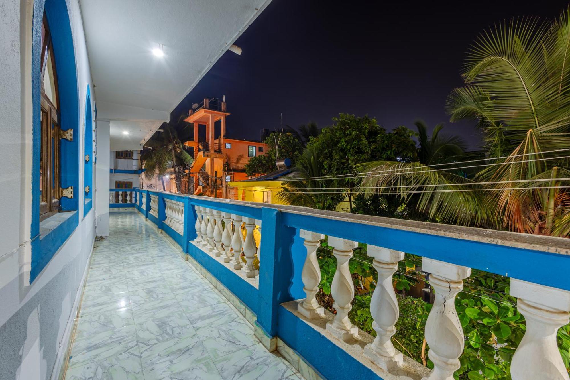 Baga Fantacia Beach Inn Calangute Oda fotoğraf